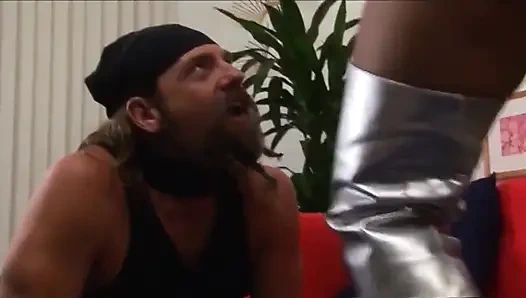 Yalama emiyor anal sikişiyor