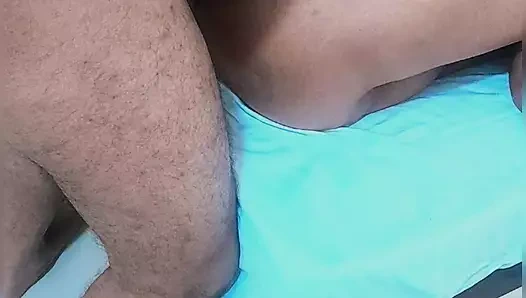 Hintli kız erkek arkadaşıyla otelde gece kalıyor