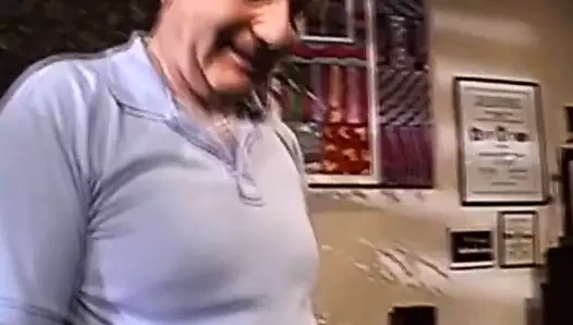 Karısı eğlenmek için yeni bir sevgili istiyor