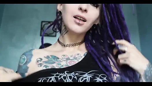 Gotik amcığım sert sikişmeyi seviyor