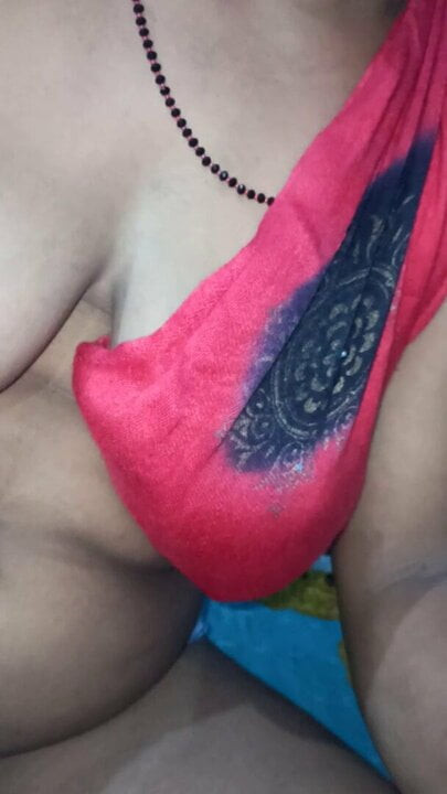 Desi gerçek milf var güzel göğüsler