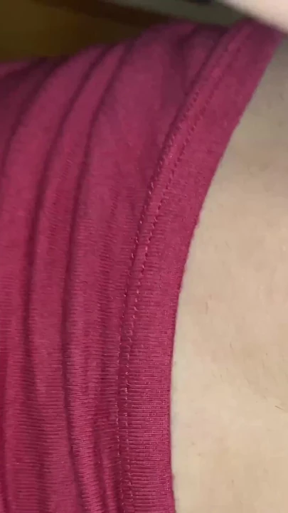 18 yaşındaki Mısırlı sharmota ıslak amcığıyla oynuyor, ev yapımı mastürbasyon videosu