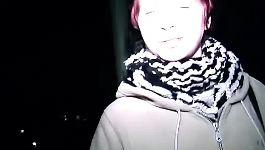 Islak deliklerini genişleyen parmaklarla sarkma azdırma