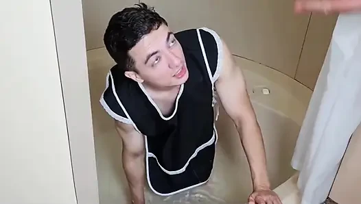Seksi baskın hizmetçi şovenist büyük patronu cezalandırıyor