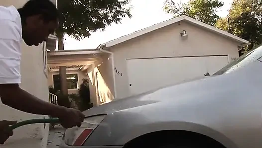 Büyük şişman zenci kraliçe güzel ve sağlam bir yarak alıyor