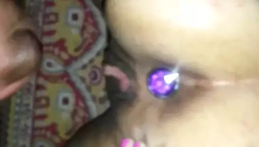 Acabando sobre culotte y plug anal