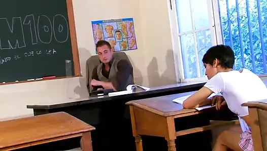 Muhteşem lezzetli genç kız şişman direk direği için tamamen açık bekliyor