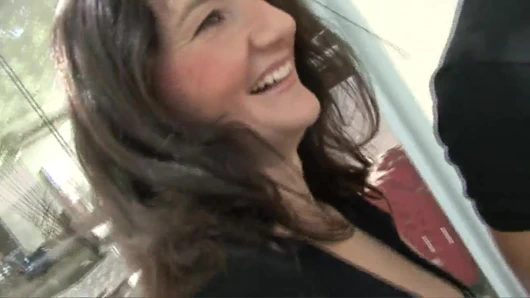 Eş verir oral seks ve sikikleri yabancı # 1