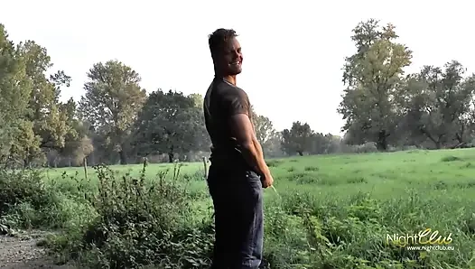 Alman fahişeler onları sikmek için sert yarak istiyor #14