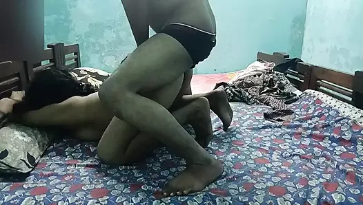 Hintli kız otelde öğretmenle birlikte