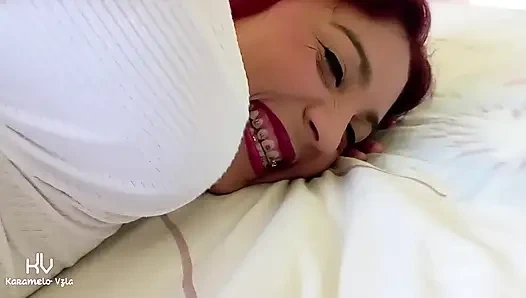 Kocam kıllı amcığımla oynamayı ve parmaklarını göt deliğime sokmayı seviyor