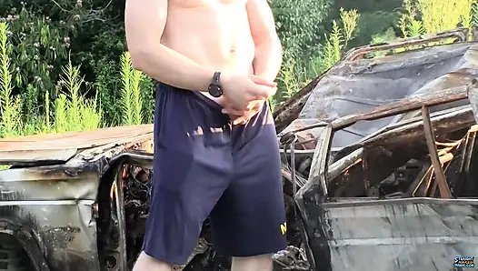 Elijah sidik ve vuruş için geri dönüyor