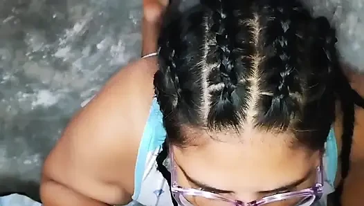 Bakış açısı derlemesi: çarpıcı latin iri güzel kadın gırtlağına kadar sakso çekiyor.