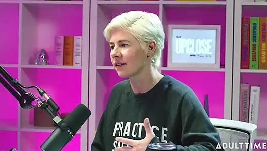 Blake Flower: Brainrot, Facetune ve Futanari | Adult Time Podcast