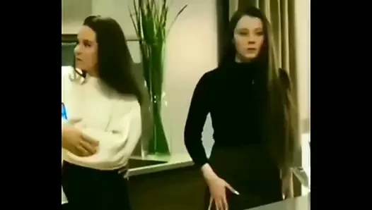 Gand pe chata mara kızı yalnız