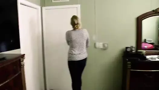 Oğlu üvey annesine şantaj yapıyor bakış açısı