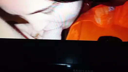 Üzerime sıcak işemek. çok beğendim