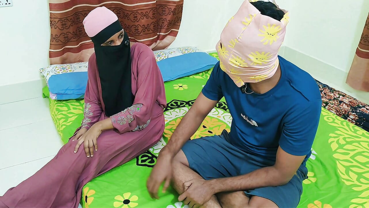 Bangla net üvey kız kardeşimin ateşli büyük götlü tesettürlü arkadaşını odamda sikiyorum