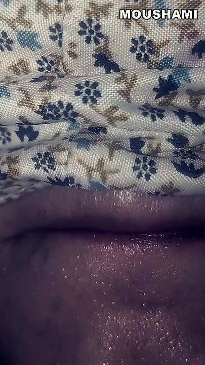Desi bhabhi tamamen çıplak vücut gösterisi tam seks