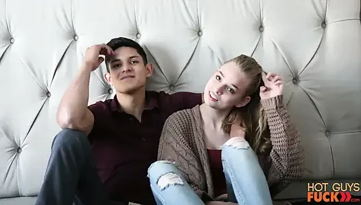 Uzun zamandır arkadaşlar Davis Black ve Sarah Sunday sonunda