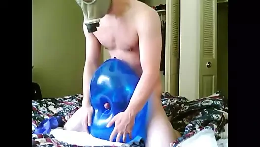 Mavi geo balon çabalayan sikme boşalmak