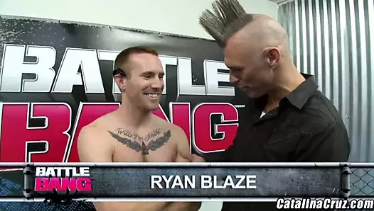 Lexi belle bikinili bir mma dövüşçüsü tarafından deliniyor