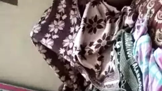 karısı rahatlatıcı iken horoz ile oynamak