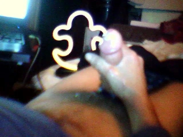 Seksi bir arkadaşla çevrimiçi oynamak.