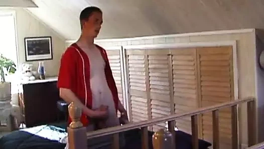 Genç Derek sert etini dövüyor