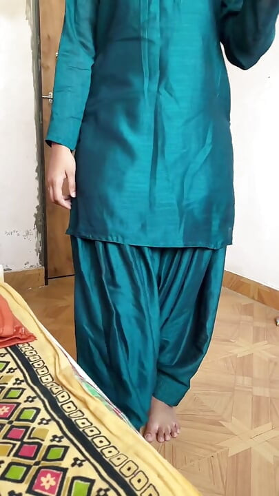 Büyük erkek kardeş evli kadınla seks