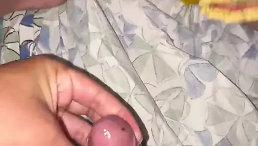 Üvey erkek kardeş üvey kız kardeşini yatak odasında sikiyor
