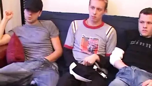 5 oğlan boşalmaya başlama