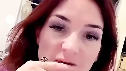 Beni Instagram'da takip ediyor musun? Eğer beni kaçırmıyorsan bana bir şey sor!