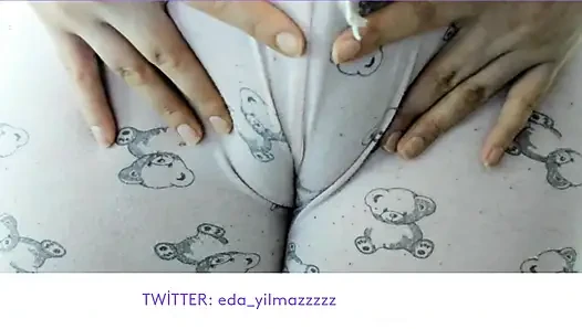 Deve toynağı- pijama- kabarık amcık- şişmiş amcık