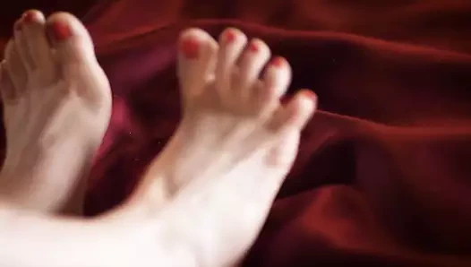 Bu seksi çoraplı bacaklarımı beğendin mi? pt.2