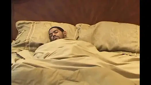 Bir canavar siyah yarak ve 1 Asyalı kaltak ve 1 Amerikalı kaltak!