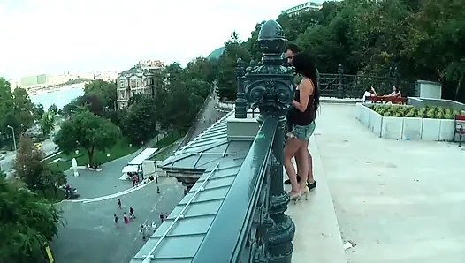 Esmer bir kızı götten sikmek için aldım