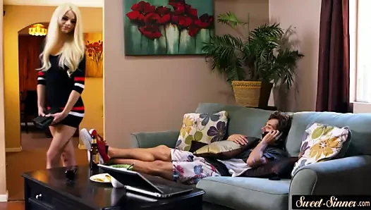 Tutkulu genç güzellik gets delinmiş sert