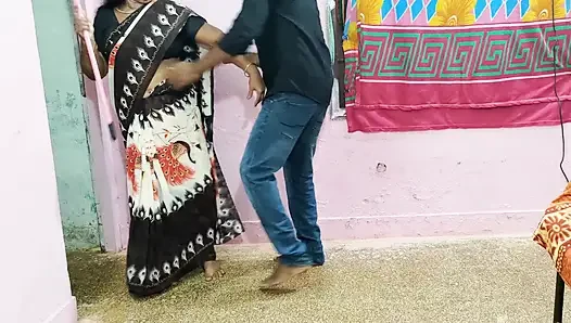 Ateşli Asyalı Hizmetçi Patronundan Dölleniyor.