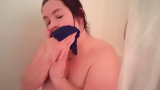 Seksi bbw alır bir duş