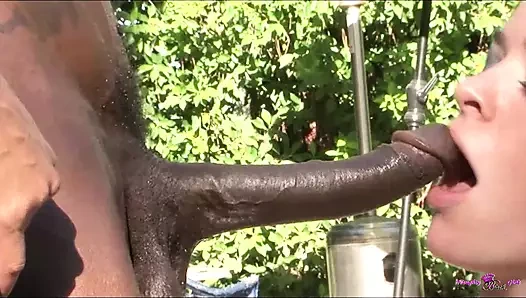 Egzersiz yaparken sertleşiyor iki beyaz hatun asılı çikolata kişisel antrenörlerini baştan çıkarmaya başlıyor