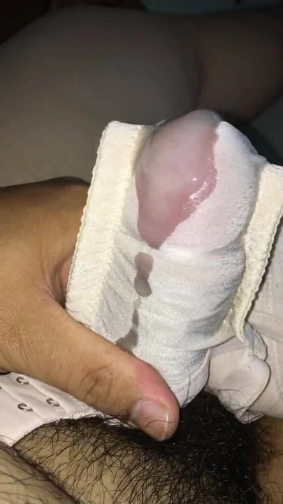 Sikme ve boşalmak içinde sutyen kayışı