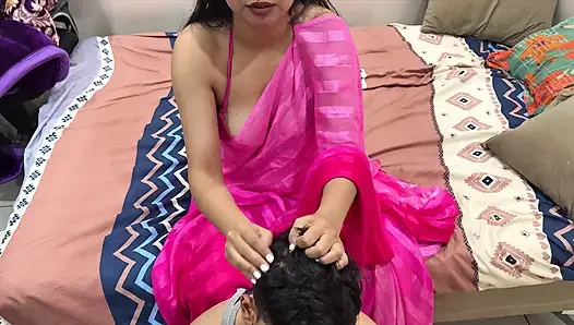 Üvey anne "masaj" kelimesini "seks" kelimesiyle karıştırdı. Üvey oğul hoş bir şekilde şaşırmıştı (Hintçe ses kaydı)