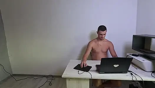 Tasmalı köle yüzünden sikiliyor, aşağılanıyor ve çöp gibi kullanılıyor