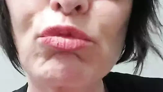 Julie'nin orgazm ve usta için fışkırtma