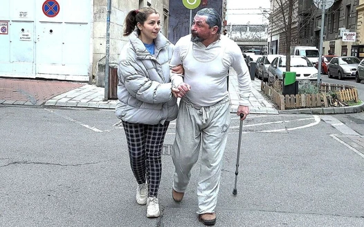 Yaşlı adamın canavar yarağı için mutlu gün