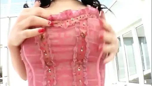 Muhteşem esmer Veronica ve güzel doğal göğüsleri