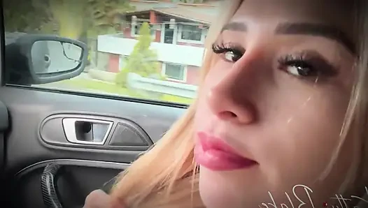 Araba sürülürken bir çekici kamyonun içinde seviştik