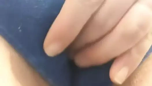 Onu kedi daha ıslak ve daha ıslak yapmak