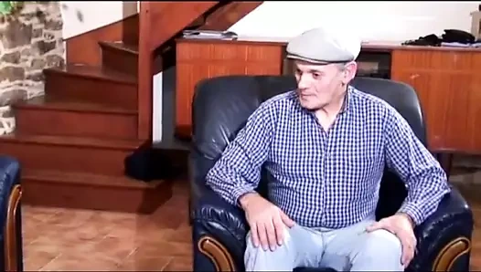 voyeur papy genç çift sahiptir